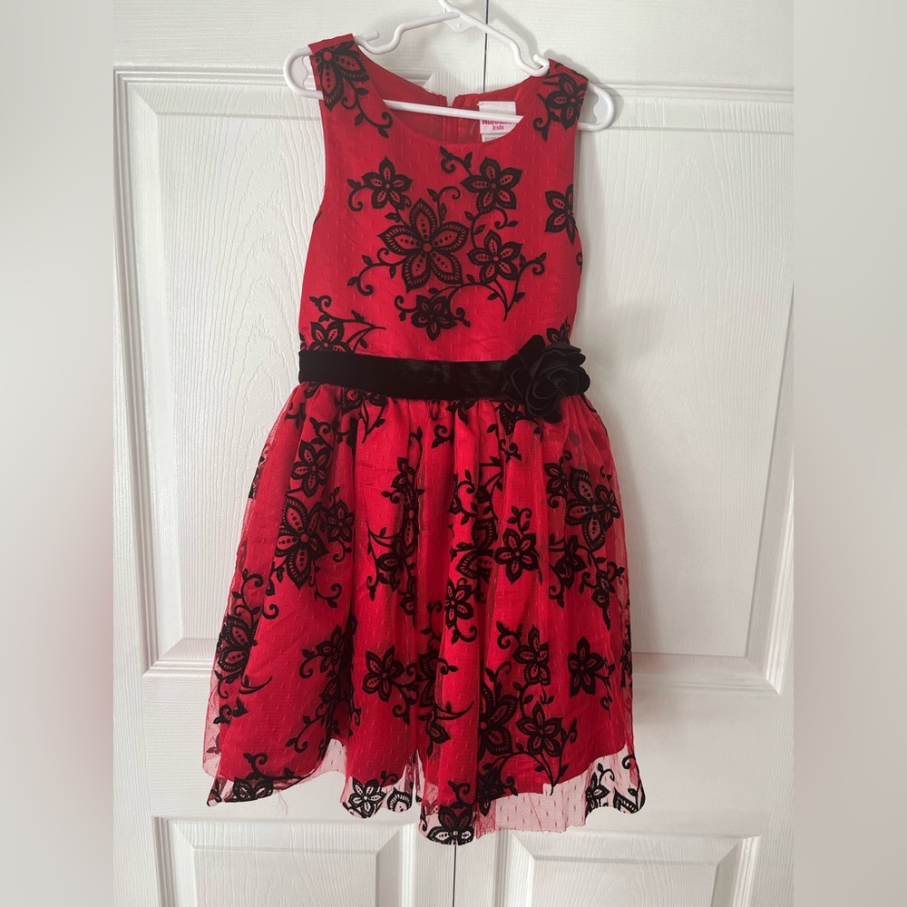 Nannette kids Christmas dress size 6
